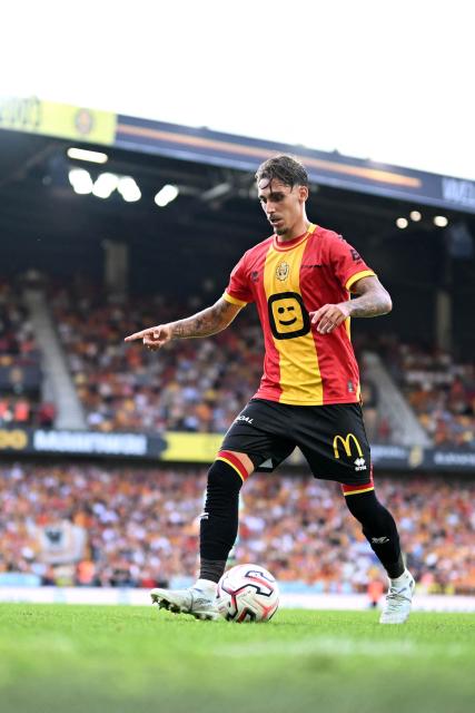 Mechelen's Spanish defender #03 Jos Marsa controls the ball during the Belgian "Pro League" First Division football match between KV Mechelen and Standard Liege at the Achter de Kazerne Stadium in Mechelen on August 16, 2026. (Photo by Maarten STRAETEMANS / BELGA / AFP) / Belgium OUT