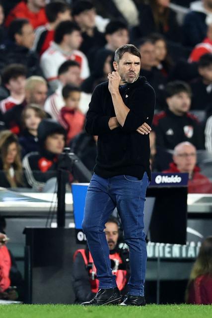 River Plate's head coach Eduardo Coudet gestures during the Argentine Professional League 2026 Clausura football match between River Plate and Argentinos Juniors at MAS Monumental Stadium in Buenos Aires on August 16, 2026. (Photo by Alejandro PAGNI / AFP)