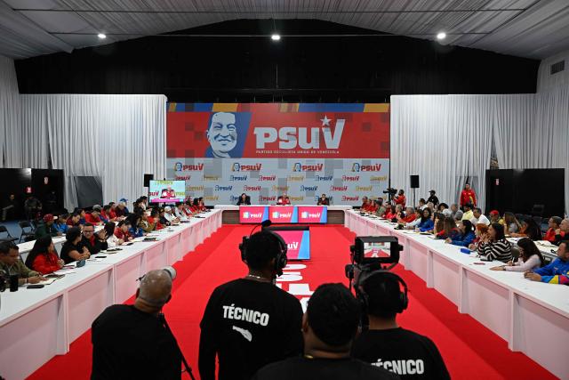 Venezuela's Minister of the Popular Power for Interior, Justice and Peace, Diosdado Cabello (C), speaks during a press conference of the United Socialist Party of Venezuela (PSUV) in Caracas on August 17, 2026. (Photo by Federico PARRA / AFP)