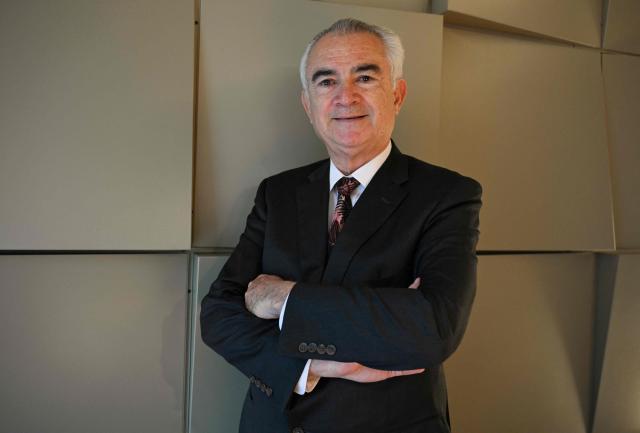 (FILES) Jose Manuel Salazar-Xirinachs, United Nations Executive Secretary of the Economic Commission for Latin America (UN-ECLAC), poses for picture for AFP in Guatemala City on July 28, 2025. The uncertainty unleashed in global trade by the tariffs imposed by Donald Trump would hit Latin American economies “a little harder” in 2026, Jose Manuel Salazar-Xirinachs told AFP on August 17, 2026, ahead of the Sixth Meeting on Population and Development in Latin America and the Caribbean, to take place in Montevideo from August 18 to 20. (Photo by Johan ORDУСEZ / AFP)