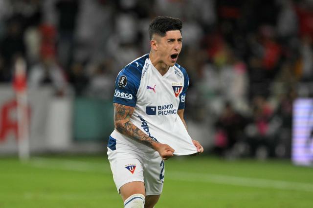 Liga de Quito's Chilean midfielder #20 Fernando Cornejo 
celebrates after scoring during the penalty shootout of the second leg of the Copa Libertadores round of 16 football match between Ecuador's Liga de Quito and Brazil's Mirassol at the Rodrigo Paz Delgado stadium in Quito, on August 20, 2026. (Photo by Rodrigo BUENDIA / AFP)