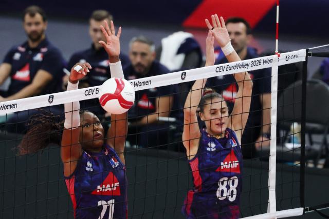 France's Eva Brooklyn Elouga and France's Amelie Rotar play the ball during the women's EuroVolley 2026 European Championship pool D volleyball match between France and Slovakia at the Scandinavium arena in Gothenburg, Sweden, on August 21, 2026. (Photo by Adam Ihse/TT / TT NEWS AGENCY / AFP) / Sweden OUT