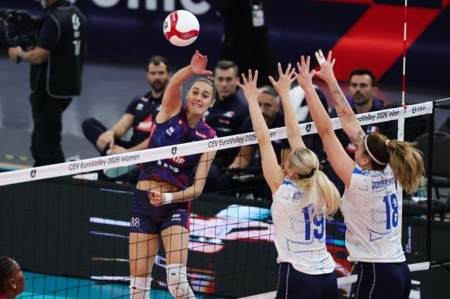 France's Amelie Rotar plays the ball during the women's EuroVolley 2026 European Championship pool D volleyball match between France and Slovakia at the Scandinavium arena in Gothenburg, Sweden, on August 21, 2026. (Photo by Adam Ihse/TT / TT NEWS AGENCY / AFP) / Sweden OUT