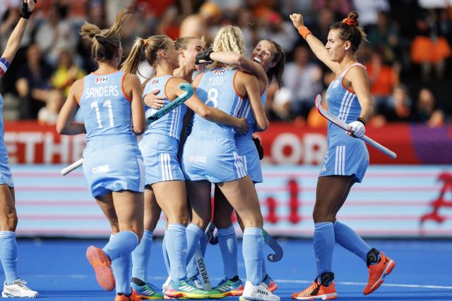 Netherlands' players celebrate after scoring during the 2026 FIH Women's Hockey World Cup group stage match between The Netherlands and India at the Wagener Stadium in Amstelveen on August 21, 2026. (Photo by Koen van Weel / ANP / AFP) / Netherlands OUT