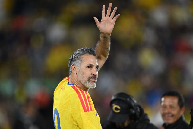 Former Colombian player Mario Yepes attends a football match to raise funds for the victims of an 7.4 earthquake, at El Campin stadium in Bogota on August 21, 2026. The powerful earthquake that killed hundreds of people in western Colombia caused $9.57 billion in economic losses, President Abelardo de la Espriella said on August 18, issuing a preliminary estimate. (Photo by Raul ARBOLEDA / AFP)