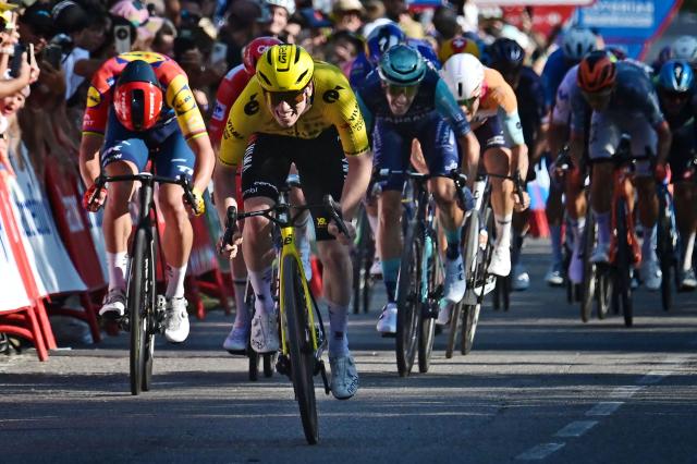 Team Visma-Lease a bike's British rider Matthew Brennan (2L) sprints prior to winning the second stage of the Vuelta a Espana 2026, a 214.3 km race between Monaco and Manosque on August 23, 2026. (Photo by Miguel MEDINA / AFP)