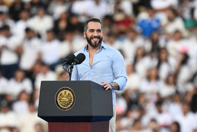 El Salvador's President Nayib Bukele gestures during a meeting with more than 30,000 students at the Jorge “El Mбgico” Gonzбlez Stadium in San Salvador on August 23, 2026. (Photo by MARVIN RECINOS / AFP)