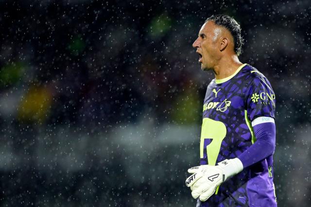 Pumas' Costa Rican goalkeeper #01 Keylor Navas gestures during the Liga MX Apertura tournament football match between Pumas and Necaxa at the Olimpico Universitario stadium in Mexico City on August 23, 2026. (Photo by Alfredo ESTRELLA / AFP)