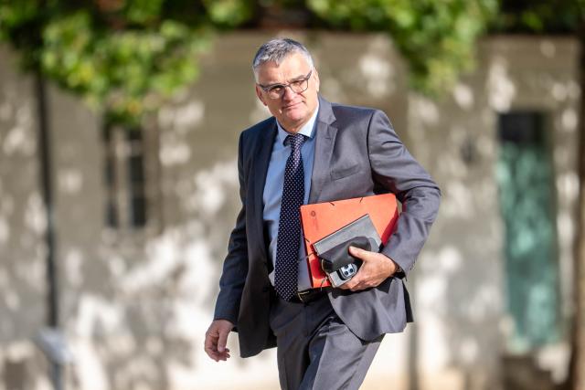 the German government's spokesperson Stefan Kornelius arrives for the start of the second day of a two day retreat meeting of the German cabinet on August 26, 2026 in Neuhardenberg, northeastern Germany. (Photo by Michael Kappeler / POOL / AFP)