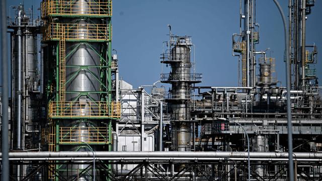 A partial view shows the PCK Schwedt refinery in Schwedt, northeastern Germany, inside the company's plant on August 26, 2026, during a press visit of the compound.  (Photo by Tobias SCHWARZ / AFP)