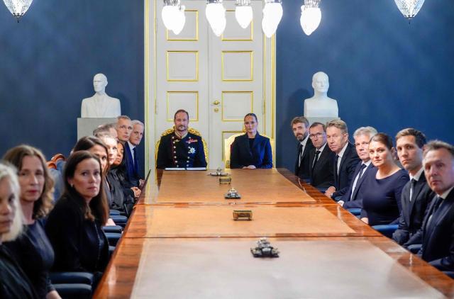 King Haakon of Norway (C, L) and Princess Ingrid Alexandra of Norway (C, R) sit at the head of the table for an extraordinary cabinet meeting at the Royal Palace, in Oslo on August 28, 2026, following the death of King Harald V of Norway. King Harald V of Norway, who died on August 28, 2026 aged 89, remained a unifying figure in his country until the very end, a pillar of stability amid a string of family scandals that tarnished the final years of his reign. (Photo by Lise Åserud / NTB / AFP) / Norway OUT