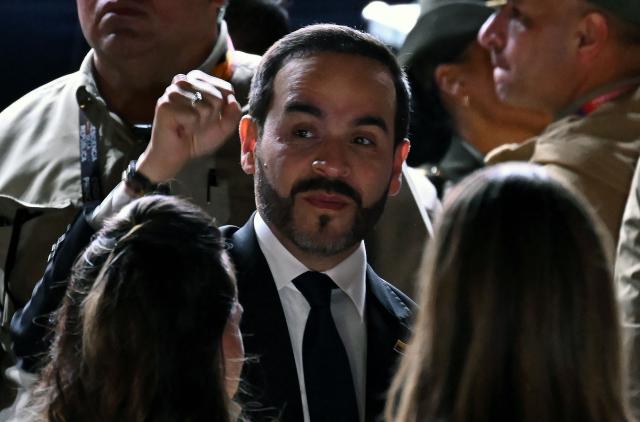 Colombia's President Abelardo De La Espriella gestures during a vigil in honor of the earthquake victims at Bolivar square in Bogota, on August 28, 2026. (Photo by Raul ARBOLEDA / AFP)