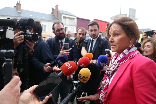 Former French presidential candidate and former minister of ecology Segolene Royal delivers remarks to journalists as she arrives to attend the French left-wing Socialist Party (PS) summer camp in Blois, center France on August 29, 2026. The Parti Socialiste (PS - Socialist Party) kicked off its annual summer gathering in Blois on August 28, with the planned primary of the broader left-wing socialist and democratic camp firmly in focus. For now, Place Publique leader Raphael Glucksmann is seen as the frontrunner, having secured the backing of several prominent figures, including Boris Vallaud, head of the Socialist deputies in the National Assembly. (Photo by ALAIN JOCARD / AFP)