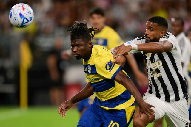 Parma’s Malian forward #19 El Bilal Toure (L) and Juventus’ Brazilian defender #03 Bremer (R) fight for the ball during the Italian Serie A football match between Juventus and Parma at the Allianz Stadium in Turin, on August 29, 2026. (Photo by Marco Bertorello / AFP)