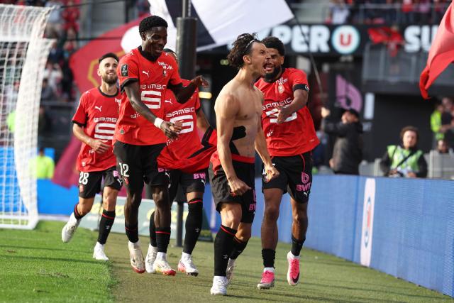 Rennes' French forward #09 Esteban Lepaul celebrates scoring his team's third goal during the French L1 football match between Stade Rennais FC and Le Mans FC at the Roazhon Park stadium in Rennes, western France, on August 30, 2026. (Photo by Alain JOCARD / AFP)