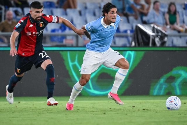 Genoa’s Mexican defender #22 Johan Vбsquez (L) fights for the ball with Lazio’s Italian forward #22 Matteo Cancellieri during the Italian Serie A football match between Lazio and Genoa at the Olympic stadium in Rome on August 30, 2026. (Photo by Alberto PIZZOLI / AFP)