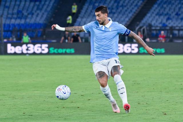 Lazio’s Italian forward #10 Mattia Zaccagni controls the ball during the Italian Serie A football match between Lazio and Genoa at the Olympic stadium in Rome on August 30, 2026. (Photo by Alberto PIZZOLI / AFP)