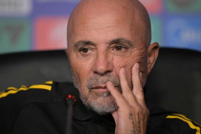 (FILES) Atletico Mineiro’s Argentine head coach Jorge Sampaoli gestures during a press conference at the Defensores del Chaco Stadium in Asuncion on November 21, 2025, ahead of the Copa Sudamericana final football match between Argentina’s Lanus and Brazil’s Atletico Mineiro. Former Chile and Argentina national team coach Jorge Sampaoli stepped down on August 30, 2026 as head coach of Talleres de Cordoba, after recording very poor results in the first seven rounds of the Argentine Clausura tournament. (Photo by JUAN MABROMATA / AFP)