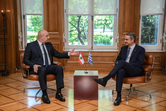 Lebanese President Joseph Aoun (L) speaks with Greek Prime Minister Kyriakos Mitsotakis (R) during their meeting at the Maximos Mansion in Athens, on August 31, 2026. (Photo by Angelos TZORTZINIS / AFP)