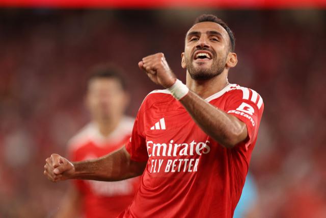 Benfica's Greek forward #14 Vangelis Pavlidis celebrates scoring the opening goal during the Portuguese League football match between SL Benfica and GD Estoril Praia at Estadio da Luz in Lisbon, on August 31, 2026. (Photo by PATRICIA DE MELO MOREIRA / AFP)