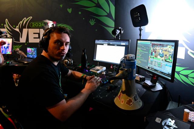 (FILES) Adrien Nougaret, French streamer "Zerator" and founder of the "Z Event" poses in the "Z Event", a 50-hour charity video game marathon of live gaming with 136 streamers in Montpellier on September 8, 2024. With its latest edition, the ZEVENT charity marathon closes a chapter in the history of the French internet. (Photo by Sylvain THOMAS / AFP)