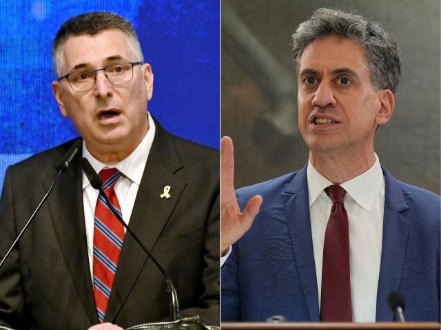 (COMBO) This combination of pictures created on September 1, 2026, shows Israel's Foreign Minister Gideon Saar (L) speaking to members of a bipartisan delegation of American legislators at the Foreign Ministry in Jerusalem on September 15, 2025, and Britain's Climate Change and Net Zero Secretary Ed Miliband (R) speaking at a London Climate Week reception, hosted by the Department for Energy Security and Net Zero (DESNZ), at St James's Palace, London on June 24, 2026. Britain's Foreign Secretary Ed Miliband vowed on September 1, 2026, to launch a major reset of policy towards Israel in the coming weeks, as he condemned "appalling settler terrorism" in the occupied West Bank, with Israel's Foreign Minister Gideon Saar warning Britain while speaking on a podcast on September 1, that Israel would retaliate to any sanctions after London vowed a policy reset on Israel in response to settler violence in the occupied West Bank. (Photo by DEBBIE HILL and Yui Mok / POOL / AFP)