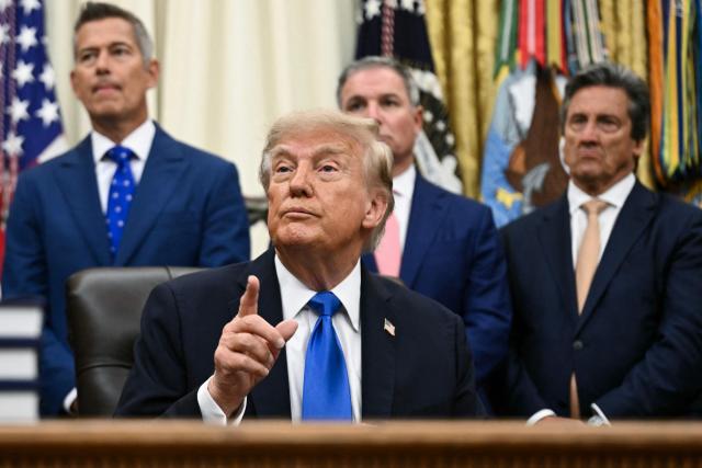 US President Donald Trump speaks during a meeting with travel industry executives in the Oval Office of the White House in Washington, DC, on September 2, 2026. (Photo by Brendan SMIALOWSKI / AFP)