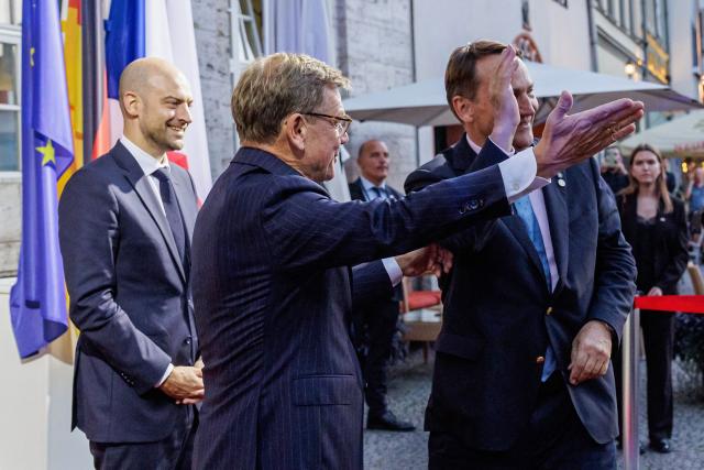 (L-R)  French Foreign Minister Jean-Noel Barrot, German Foreign Minister Johann Wadephul and Polish Foreign Minister Radoslaw Sikorski meet in Weimar on September 2, 2026, for talks within the Weimar Triangle format. The Weimar Triangle foreign ministers' meeting marks the forum's 35th anniversary this year. (Photo by Jens SCHLUETER / AFP)