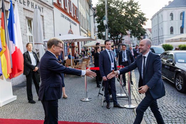 German Foreign Minister Johann Wadephul (L) and French Foreign Minister Jean-Noel Barrot shake hands as they meet in Weimar on September 2, 2026, for talks within the Weimar Triangle format. The Weimar Triangle foreign ministers' meeting marks the forum's 35th anniversary this year. (Photo by Jens SCHLUETER / AFP)