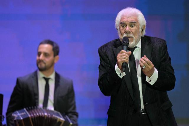 Raul Lavie sings "Balada para un loco" composed by Astor Piazzolla  during the final Stage Tango World Championship in Buenos Aires on September 2, 2026 (Photo by Juan MABROMATA / AFP)