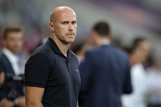 Toulouse's Danish headcoach Jens Berthel Askou looks on prior to the French L1 football match between Toulouse Football Club (TFC) and Lille LOSC at the Stadium in Toulouse, southwestern France, on September 3, 2026. (Photo by Valentine CHAPUIS / AFP)