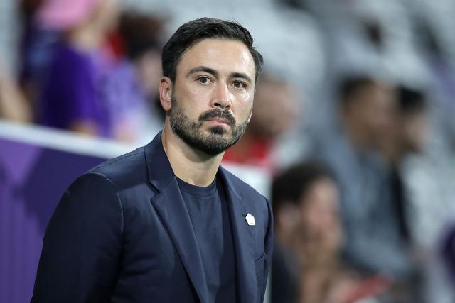 Lille's Italian headcoach Davide Ancelotti looks on prior to the French L1 football match between Toulouse Football Club (TFC) and Lille LOSC at the Stadium in Toulouse, southwestern France, on September 3, 2026. (Photo by Valentine CHAPUIS / AFP)