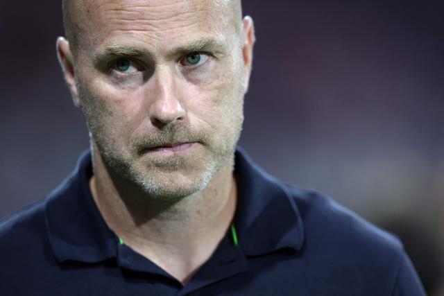 Toulouse's Danish head coach Jens Berthel Askou looks on prior to the French L1 football match between Toulouse Football Club (TFC) and Lille LOSC at the Stadium in Toulouse, southwestern France, on September 3, 2026. (Photo by Valentine CHAPUIS / AFP)