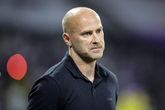 Toulouse's Danish headcoach Jens Berthel Askou looks on prior to the French L1 football match between Toulouse Football Club (TFC) and Lille LOSC at the Stadium in Toulouse, southwestern France, on September 3, 2026. (Photo by Valentine CHAPUIS / AFP)