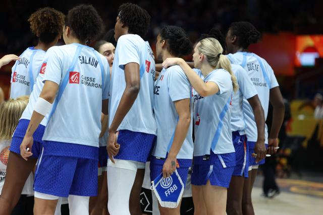 France player are pictured prior to the 2026 FIBA Women's Basketball World Cup Group B match between Hungary and France at the Berlin Arena in Berlin on September 4, 2026. (Photo by Odd ANDERSEN / AFP)