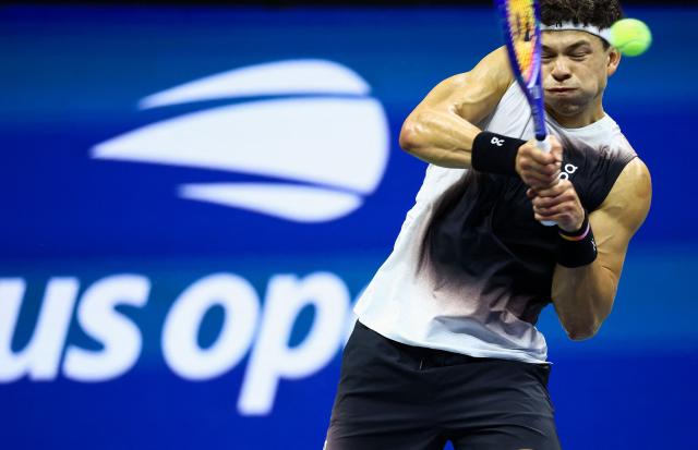 USA's Ben Shelton returns the ball to Canada's Denis Shapovalov during the men's singles third round tennis match on day six of the US Open tennis tournament at the USTA Billie Jean King National Tennis Center in New York City on September 4, 2026. (Photo by CHARLY TRIBALLEAU / AFP)
