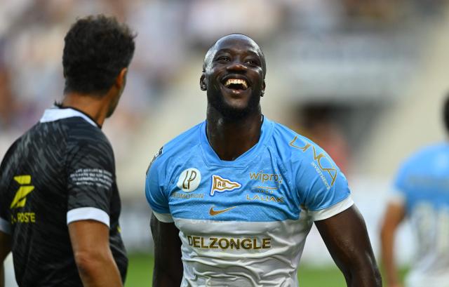 Bayonne's Congolese wing Madosh Tambwe reacts during the French Top 14 rugby union match between Aviron Bayonnais (Bayonne) and  Rugby Club Toulonnais (Toulon) at the Jean-Dauger stadium in Bayonne, southwestern France, on September 5, 2026. (Photo by Gaizka IROZ / AFP)