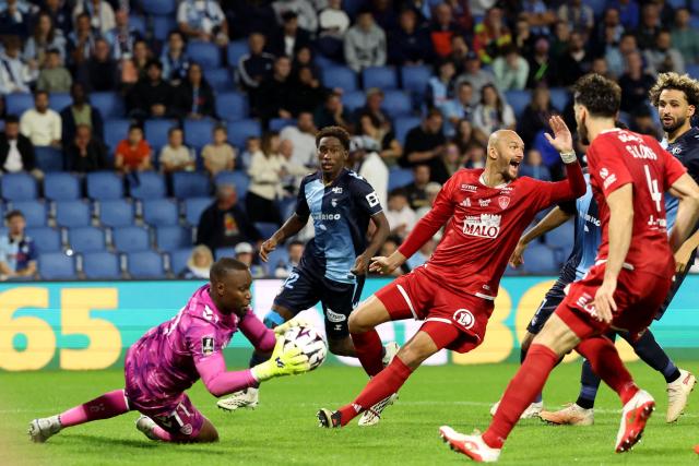 Le Havre's French goalkeeper #50 Paul Argney makes a save during during the French L1 football match between Le Havre AC and Stade Brestois 29 (Brest) at the Stade Oceane in Le Havre, northwestern France, on September 5 , 2026. (Photo by Alain JOCARD / AFP)