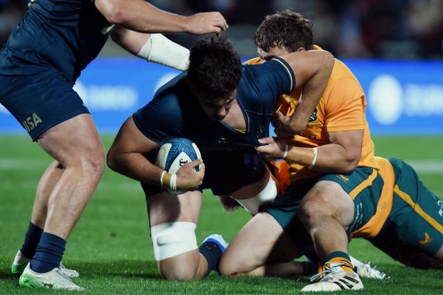 Argentina's lock Efrain Elias is tackled by Australia's prop Massimo de Lutiis during the Rugby Union second test match between Argentina and Australia at the Malvinas Argentinas stadium, in Mendoza, Argentina, on September 5, 2026. (Photo by Andres LARROVERE / AFP)