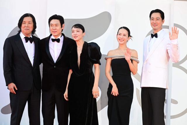 (From L) Director Lee Chang-Dong, actor Sul Kyung-gu, actress Jeon Do-yeon, South korean actress Cho Yeo-Jeong and South Korean actor Zo In-Sung attend the red carpet event for the screening of "Possible Love" (Ga-Neung-han sa-rang) presented in competition at the 83rd International Venice Film Festival, at Venice Lido on September 6, 2026. (Photo by Stefano Rellandini / AFP)
