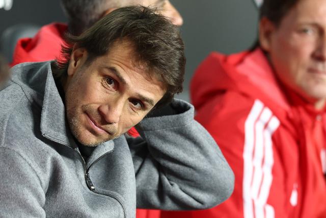 River Plate's head coach Leonardo Ponzio gestures ahead of the Argentine Professional League 2026 Clausura tournament football match between River Plate and Independiente Rivadavia, at the Monumental Mas stadium in Buenos Aires on September 6, 2026. (Photo by Alejandro PAGNI / AFP)