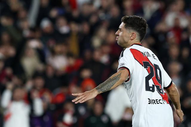 River Plate's defender #29 Gonzalo Montiel celebrates scoring the opening goal during the Argentine Professional League 2026 Clausura tournament football match between River Plate and Independiente Rivadavia, at the Monumental Mas stadium in Buenos Aires on September 6, 2026. (Photo by Alejandro PAGNI / AFP)