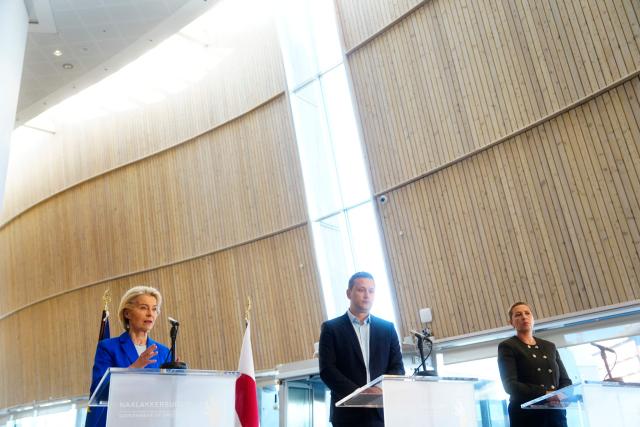 (R-L) Denmark's Prime Minister Mette Frederiksen, Greenland's leader Jens-Frederik Nielsen, and EU Commission President Ursula von der Leyen hold a press conference in Nuuk, Greenland, on September 7, 2026. (Photo by Mads Claus Rasmussen / Ritzau Scanpix / AFP) / Denmark OUT