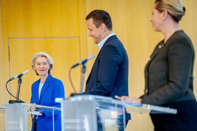 (R-L) Denmark's Prime Minister Mette Frederiksen, Greenland's leader Jens-Frederik Nielsen, and EU Commission President Ursula von der Leyen hold a press conference in Nuuk, Greenland, on September 7, 2026. (Photo by Mads Claus Rasmussen / Ritzau Scanpix / AFP) / Denmark OUT