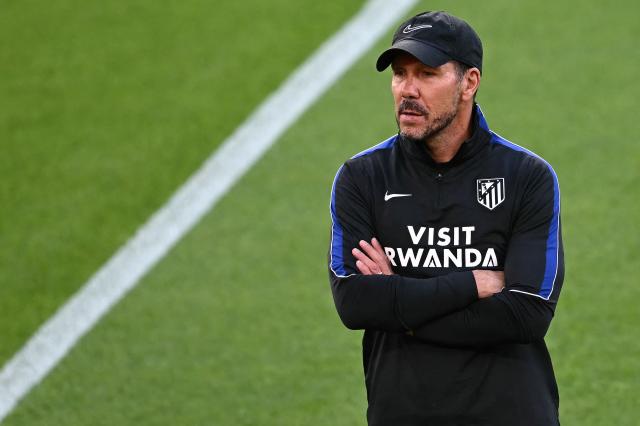 Atletico Madrid's Argentinian coach Diego Simeone takes a team training session on the pitch at Anfield stadium in Liverpool, north-west England on September 8, 2026, on the eve of their UEFA Champions League, first round football match against Liverpool. (Photo by Paul ELLIS / AFP)