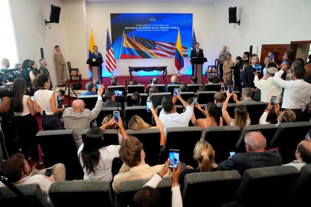 Colombia's President Abelardo de la Espriella (L) and US Secretary of State Marco Rubio (R) give a press conference during a bilateral agreements signing ceremony in Barranquilla, Colombia on September 8, 2026. (Photo by Fernando Vergara / POOL / AFP)