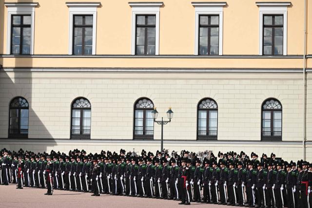 The King's honour Guard stand in front of the Palace Square before the casket of late King Harald V of Norway is transferred during a royal procession from the Royal Palace Chapel to the Cathedral in Oslo on September 9, 2026. (Photo by Jonathan Nackstrand / AFP)