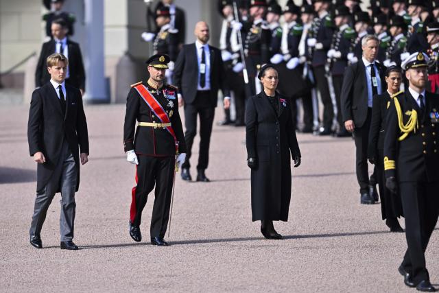 Crown Princess Ingrid Alexandra of Norway (2ndR), Princess Märtha Louise of Norway (R), King Haakon VIII of Norway (2ndL) and Prince Sverre Magnus of Norway follow the casket of late King Harald V of Norway in a royal procession from the Royal Palace to the Cathedral in Oslo on September 9, 2026. (Photo by Annika Byrde / NTB / AFP) / Norway OUT