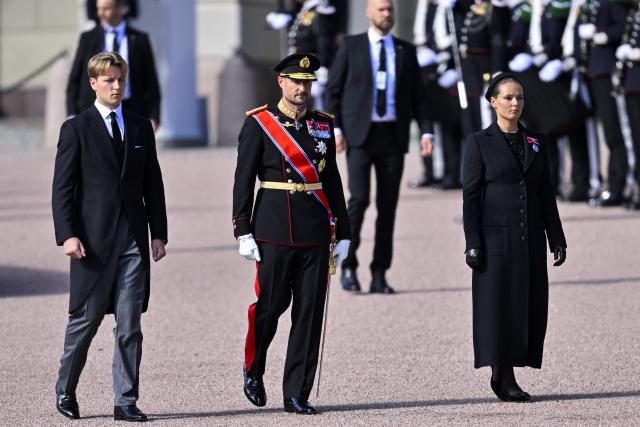 Crown Princess Ingrid Alexandra of Norway (R), King Haakon VIII of Norway (C) and Prince Sverre Magnus of Norway follow the casket of late King Harald V of Norway in a royal procession from the Royal Palace to the Cathedral in Oslo on September 9, 2026. (Photo by Annika Byrde / NTB / AFP) / Norway OUT