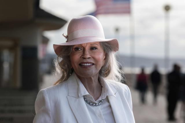 US actress Faye Dunaway signs autographs after unveilling a beach cabin dedicated to her during the 52nd edition of the Deauville American film festival, in Deauville, northwestern France on September 9, 2026. (Photo by Alain JOCARD / AFP)